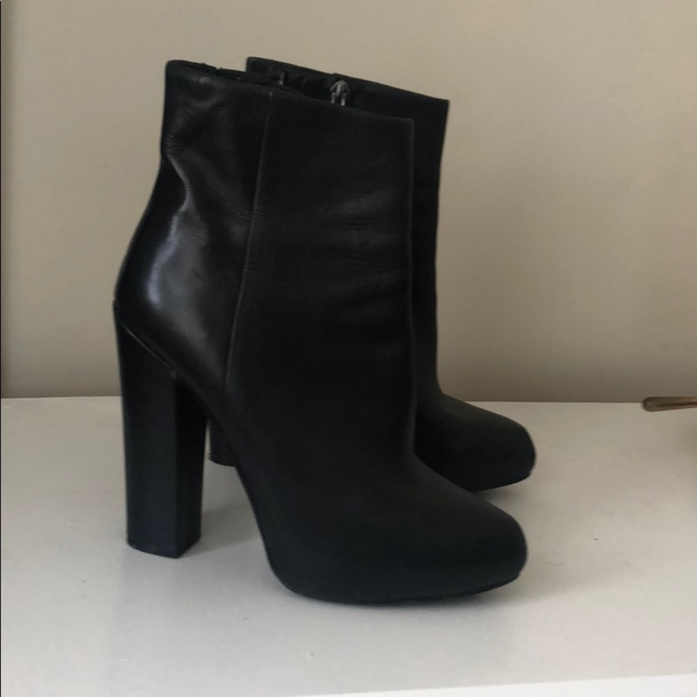 Black Aldo High Heel Ankle Boots Sz 8